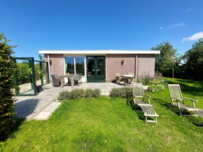 Bungalow near Sint Maartenszee beach